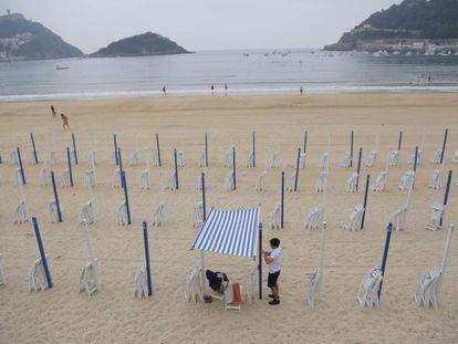 Esta es la imagen que presenta hoy la playa de La Concha, en San Sebastián.