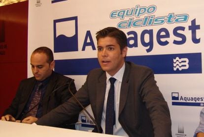 Varela junto a Henry Laíño, gerente de Aquagest