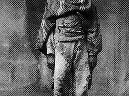 Fotografía de Martín Chambi <i>Gigante de Paruro, Juan de la Cruz Sihuana, </i>Cuzco, 1925.