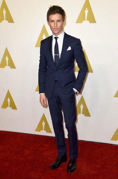 Ediie Redmayne se decantó por un esmoquin de Ralph Lauren. ¿Se llevará el Oscar por su aplaudida interpretación en La teoría del todo?