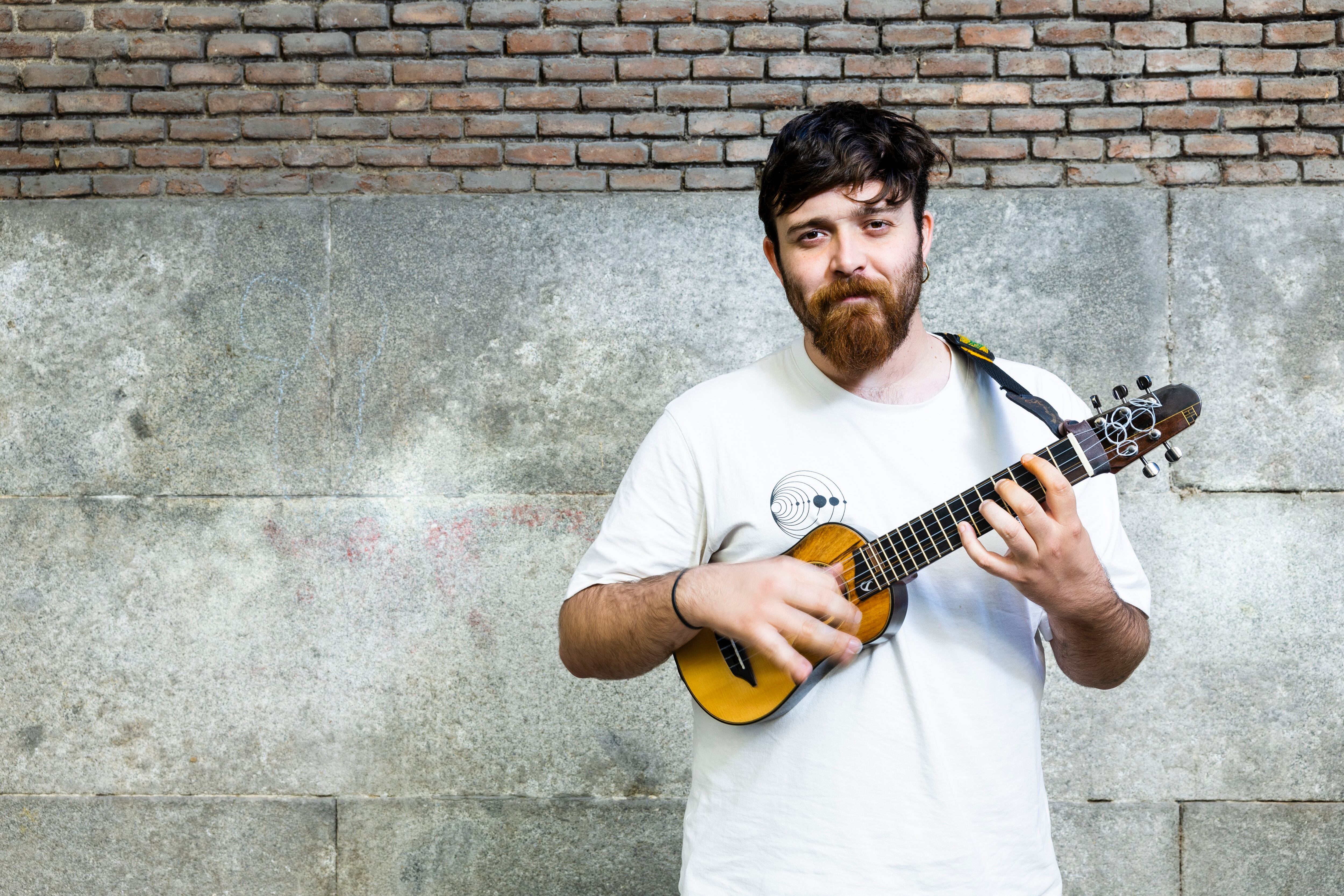 Hirahi Afonso: “Los instrumentos pequeños obligan a que tu mente se expanda”