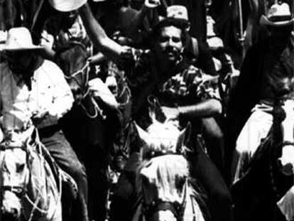 Entusiasmo popular en Managua tras el triunfo de la revolución sandinista en 1979.