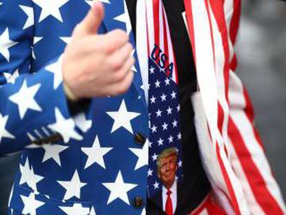 Un seguidor de Trump, en un mítin en Lancaster (Pensilvania, EE UU).