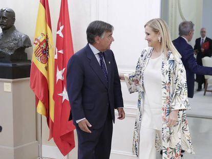 Cifuentes se reuni&oacute; este mi&eacute;rcoles con el presidente del Colegio de Farmac&eacute;uticos, Luis Gonz&aacute;lez.