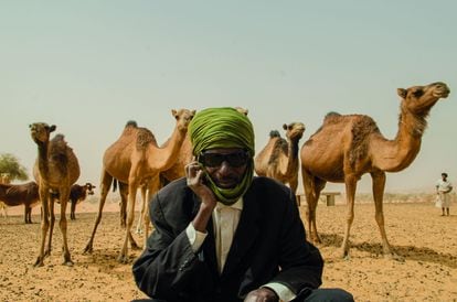 Los camellos son parte fundamental de la vida de muchos mauritanos. Los pozos para abrevarlos, una oportunidad para el encuentro social.