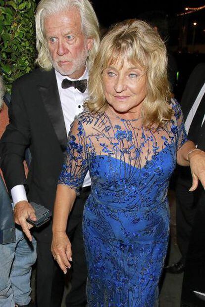 Irmelin Indenbirken, la madre de DiCaprio, llega a la fiesta tras los Oscar.