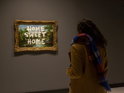 La obra Home sweet home del artista Banksy en el MOCO Museunm Barcelona.