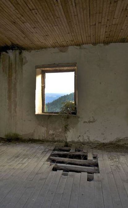 Escuela abandonada de Vilardemuros, en Sober (Lugo).