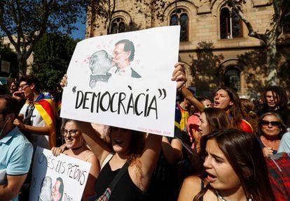 Manifestación en Barcelona este viernes, a 48 horas del 1-O. REUTERS/Juan Medina