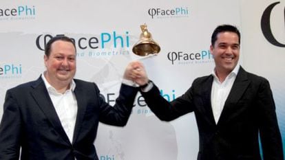 Salvador Martí, a la izquierda, y Javier Mira, máximos directivos de Facephi, el día de la salida a bolsa de la empresa
