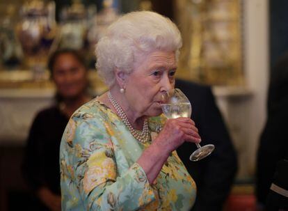 Isabel II, en una recepción en Londres en julio de 2017.