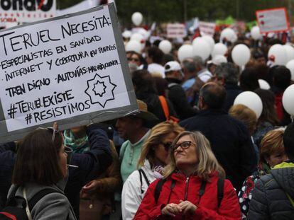 Vecinos de Teruel reivindican conexión a Internet en los pueblos, entre otras mejoras, durante la pasada manifestación de la España vaciada. 