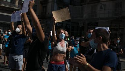 Protesta de treballadors de gimnasos y centres esportius per l'ordre de tancament. 