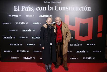 El actor Álvaro Luna junto con su mujer Carmen Barajas.