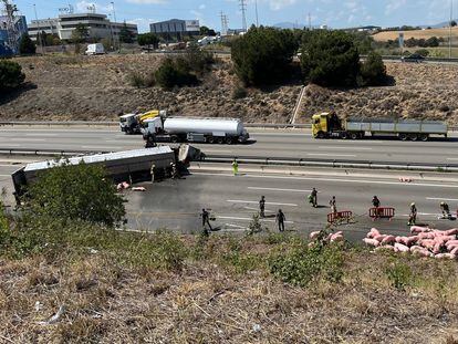 Un accidente corta la autopista AP-7 a la altura de Santa Perpètua de Mogoda (Barcelona) en dirección norte.