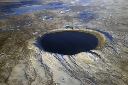 El Pingualit, cuya antigüedad se estima en un millón y medio de años, es también un bellísimo lago de aguas azul cobalto en el extremo nordeste de Quebec (Canadá)