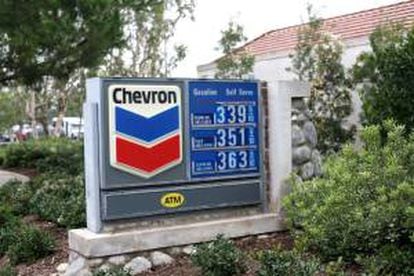 En la imagen, una estación de servicio de la compañía Chevron. EFE/Archivo