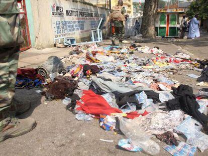 Ropa y otros objetos, en la zona donde se produjo la estampida.