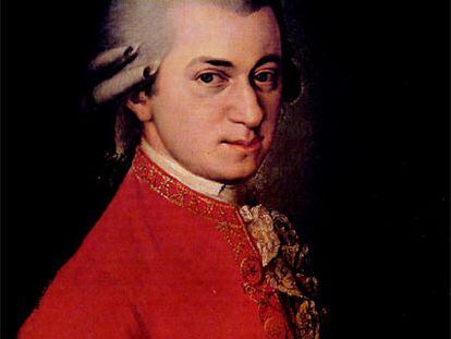 Retrato de Mozart, realizado por Barbara Krafft, a la izquierda.