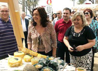 Moreno y Aguilera, en la feria de quesos de Salobreña.  