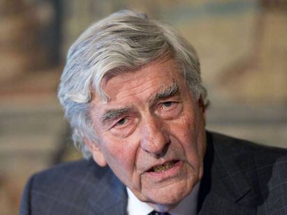 Ruud Lubbers, durante una conferencia de prensa, en 2010 en La Haya.