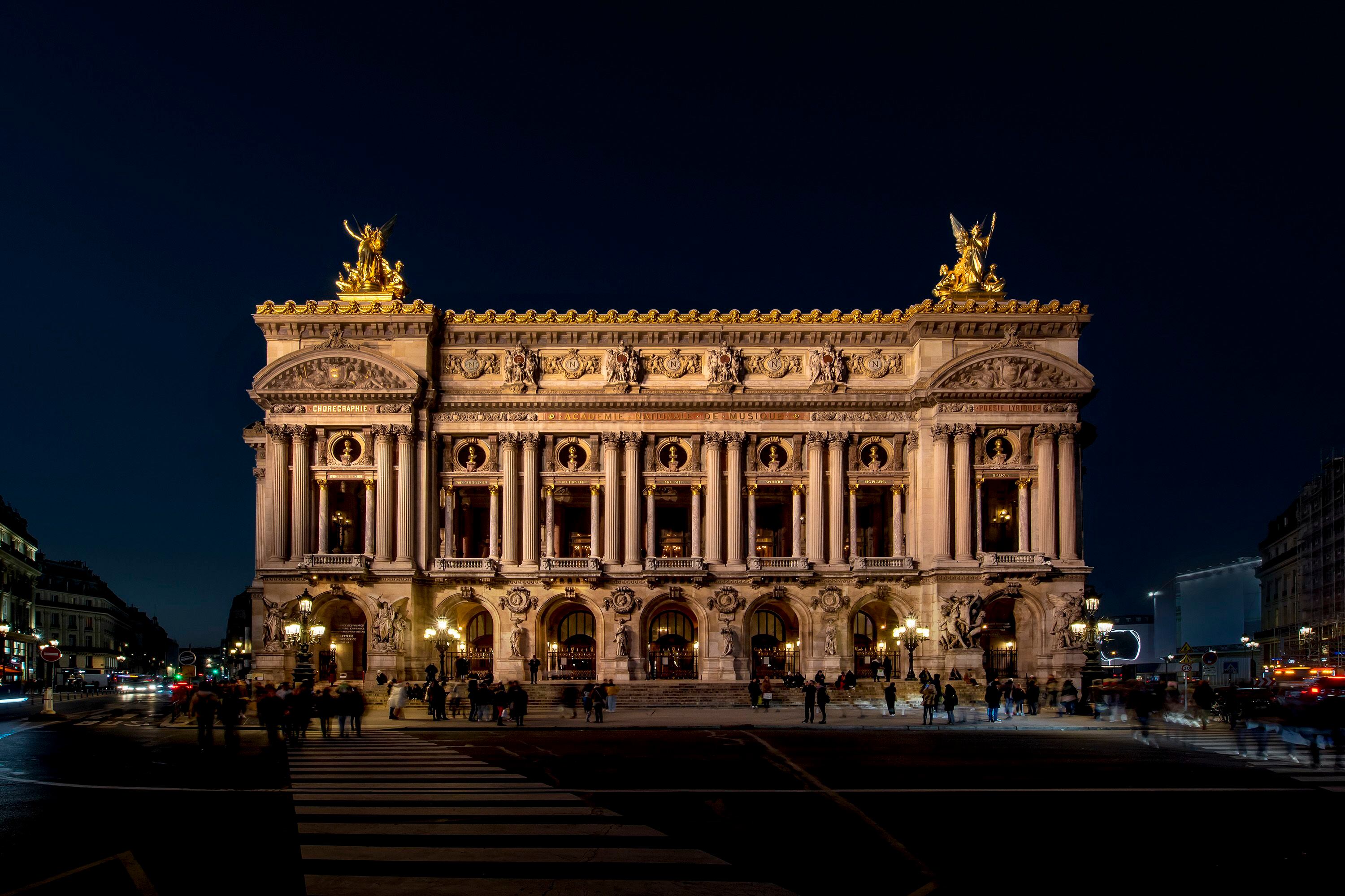 Vista exterior del Palacio de la Ópera, de París.
