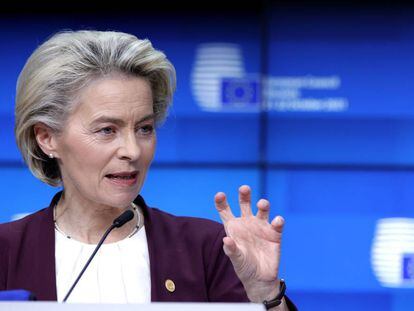 La presidenta de la Comisión Europea, Ursula Von der Leyen, en la cumbre de Bruselas este 22 de octubre