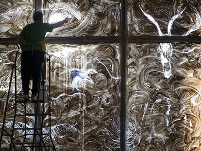 La inauguración de esta obra, elaborada con fango, generó gran expectación en la capital francesa.