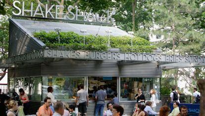 Local original de Shake Shack, en Madison Square Park, en Manhattan, una de las hamburgueserías más populares de Nueva York.