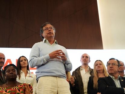 El candidato de izquierdas Gustavo Petro habla durante la presentación de su jefe de debate, este miércoles en Bogota.