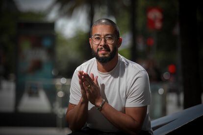 Diego Da Silva Hoffmann, brasileño afincado en Barcelona, el martes, cerca de la estación de metro de Bac de Roda.