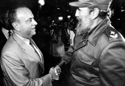 Castro recibe a Fraga en su visita en 1991.