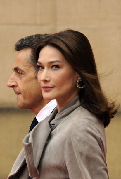 Sarkozy y Bruni en Paris, en 2009.