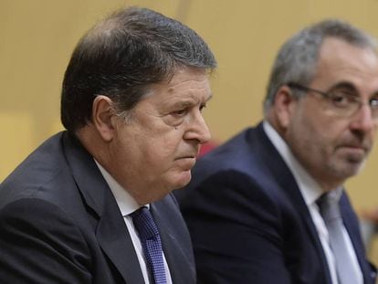 El expresidente valenciano Olivas y, a la derecha, el empresario Cotino.