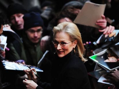 Meryl Streep firmaba autógrafos a sus admiradores en Berlín el pasado octubre.