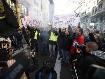 Manifestación de taxistas en la Gran Vía el pasado 21 de enero.