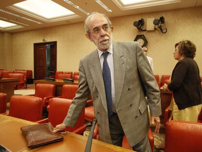 El magistrado del Constitucional Fernando Valdés Dal-Ré, en julio de 2012, en el Congreso de los Diputados.