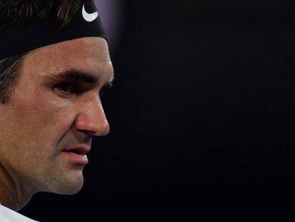 Federer, durante la semifinal contra Chung en Melbourne.