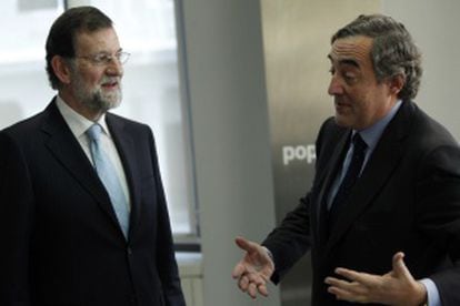 Mariano Rajoy y Juan Rossell, en el inicio de su reunión.