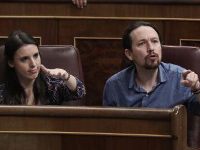 Los dirigentes de Podemos reconocen el interés de los Reyes y de sus rivales políticos por el estado de sus mellizos