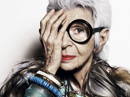 Iris Apfel, fotografiada para 'S Moda' en 2013, con 91 años.