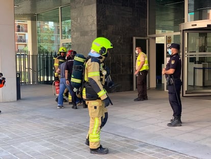 Desalojada la Torre 3 de la Ciudad Administrativa 9 d'Octubre de Valencia por un incendio.
