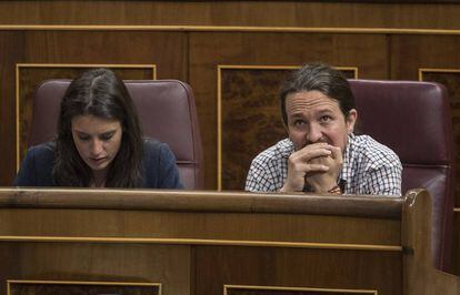 Irene Montero y Pablo Iglesias, en el Congreso de los Diputados, el pasado mayo.