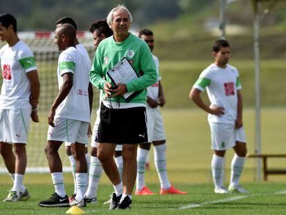 Vahid Halilhodzic, durante un entrenamiento con Argelia