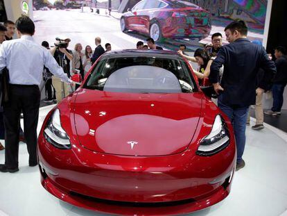 Tesla se hunde en Bolsa tras rebajar 2.000 dólares el precio de sus coches en Estados Unidos
