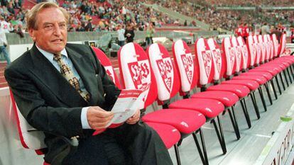 El presidente del VfB Stuttgart Gerhard Mayer Vorfelder, en 1997