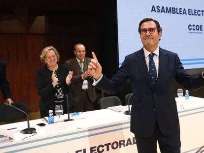 El actual presidente de la Confederación Española de Organizaciones Empresariales (CEOE), Antonio Garamendi, ha ganado este miércoles las elecciones a la presidencia de la patronal CEOE con 534 votos a favor y seguirá un segundo mandato de cuatro años más al frente de los empresarios.