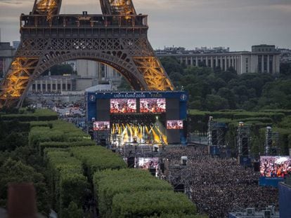 Concierto de Muse durante la Eurocopa 2016 en la Fan Zone de París.