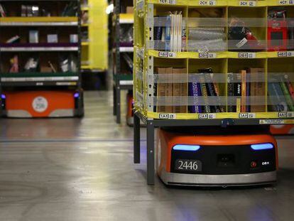 Más de 1.500 robots Kiva han revolucionado los envíos desde 10 almacenes de la compañía.