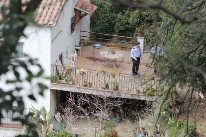 Los Mossos d&#039;Esquadra investigan la muerte de los dos ancianos en Sant Cugat del Vall&egrave;s. 
